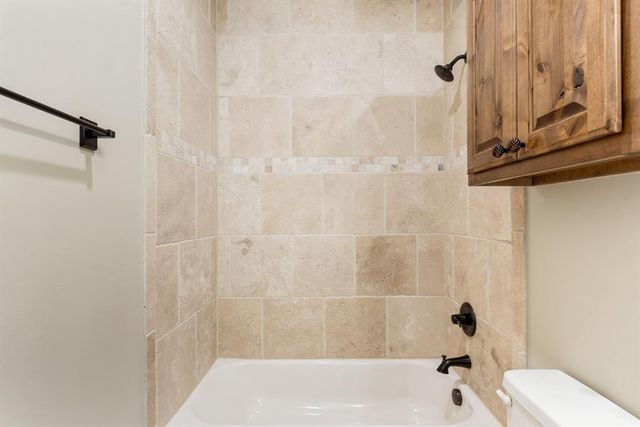 15709 Flora Avenue, Edmond, OK 73013