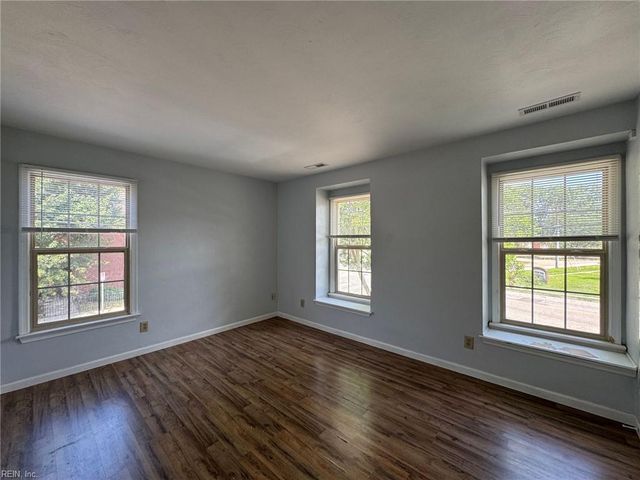 9347 1st View ST, Norfolk, VA 23503