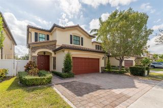3522 W 88th St, Hialeah, FL 33018