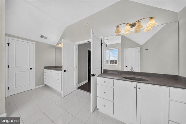 1020 JEFFORDS CIR, Media, PA 19063