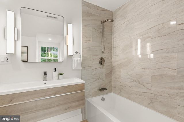 5193 WATSON ST NW, Washington, DC 20016