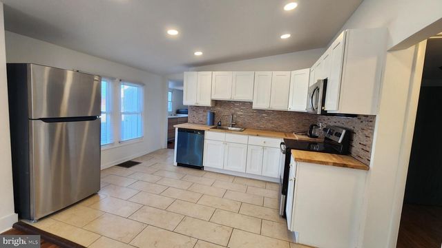 1303 NEWPORT GAP PIKE, Wilmington, DE 19804