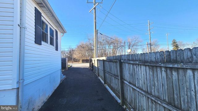 1303 NEWPORT GAP PIKE, Wilmington, DE 19804