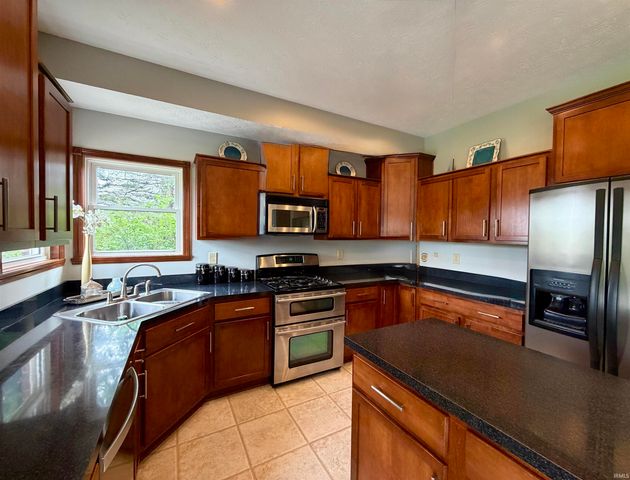 6272 Silver Moon Court, Indianapolis, IN 46259