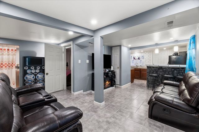 3711 W 56th Place, Chicago, IL 60629