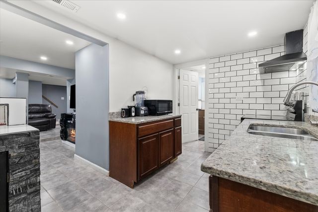 3711 W 56th Place, Chicago, IL 60629