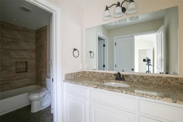 901 N Barrett Avenue, Denison, TX 75020