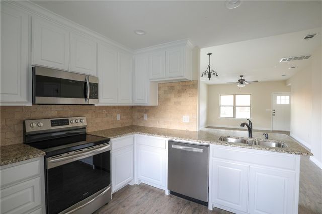 901 N Barrett Avenue, Denison, TX 75020