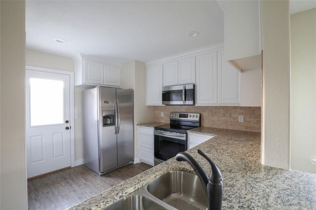 901 N Barrett Avenue, Denison, TX 75020