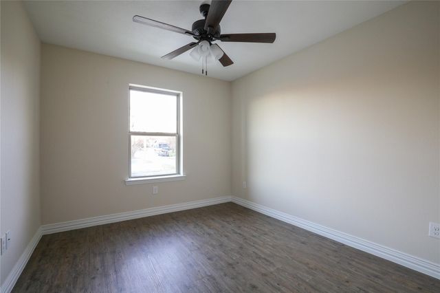 901 N Barrett Avenue, Denison, TX 75020