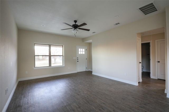 901 N Barrett Avenue, Denison, TX 75020