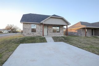 901 N Barrett Avenue, Denison, TX 75020