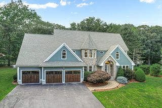 13 Olde Coach Rd, North Reading, MA 01864