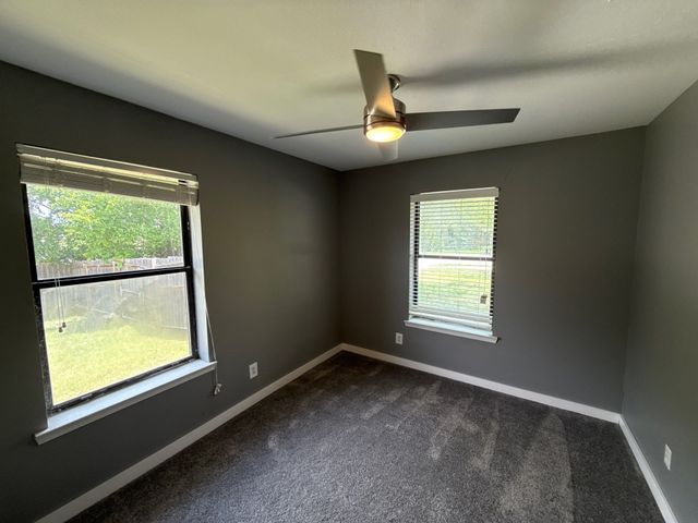 137 W 6th Street, Krum, TX 76249