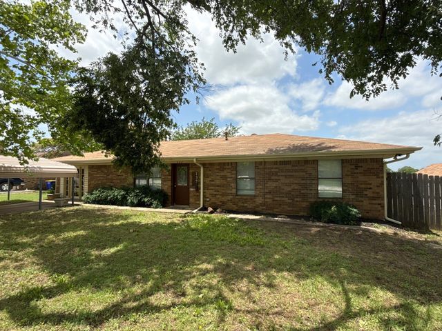 137 W 6th Street, Krum, TX 76249