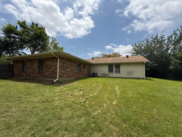 137 W 6th Street, Krum, TX 76249