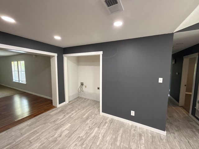 137 W 6th Street, Krum, TX 76249