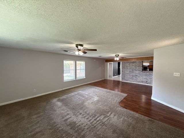 137 W 6th Street, Krum, TX 76249