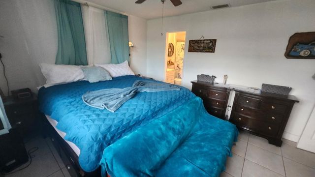 8576 Sunset Drive 1, Palm Beach Gardens, FL 33410