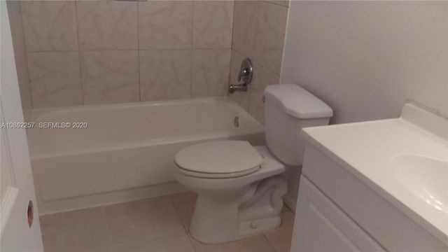 8576 Sunset Drive 1, Palm Beach Gardens, FL 33410