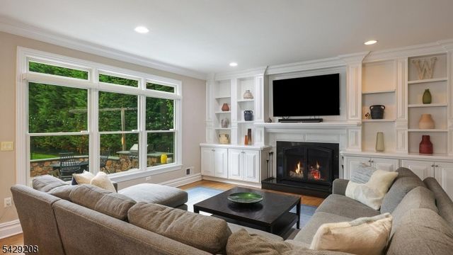734 Woodland Ave, Westfield Town, NJ 07090