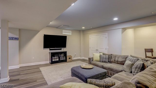 734 Woodland Ave, Westfield Town, NJ 07090