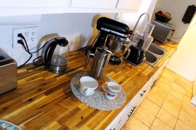 1945 N Goodlet Avenue, Indianapolis, IN 46222