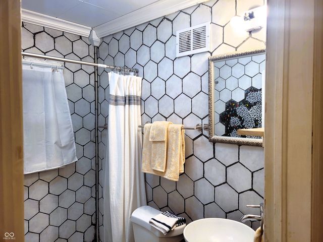 1945 N Goodlet Avenue, Indianapolis, IN 46222