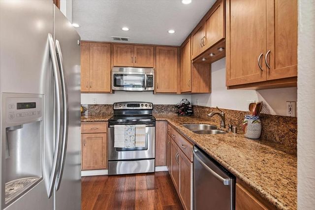 133 Union Avenue F, Campbell, CA 95008