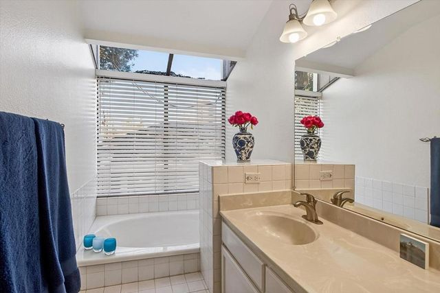 133 Union Avenue F, Campbell, CA 95008