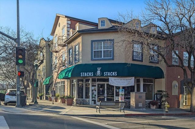 133 Union Avenue F, Campbell, CA 95008