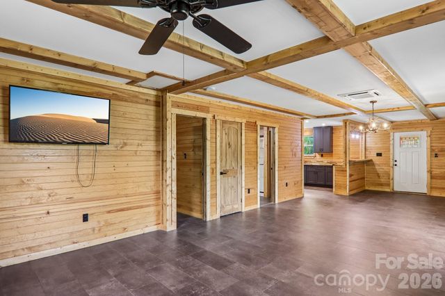 137 Red Maple Lane, Burnsville, NC 28714