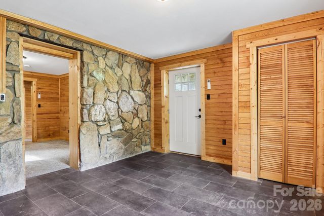 137 Red Maple Lane, Burnsville, NC 28714