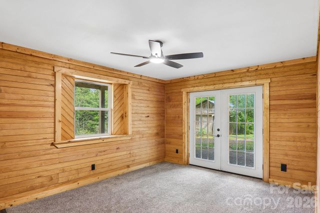 137 Red Maple Lane, Burnsville, NC 28714