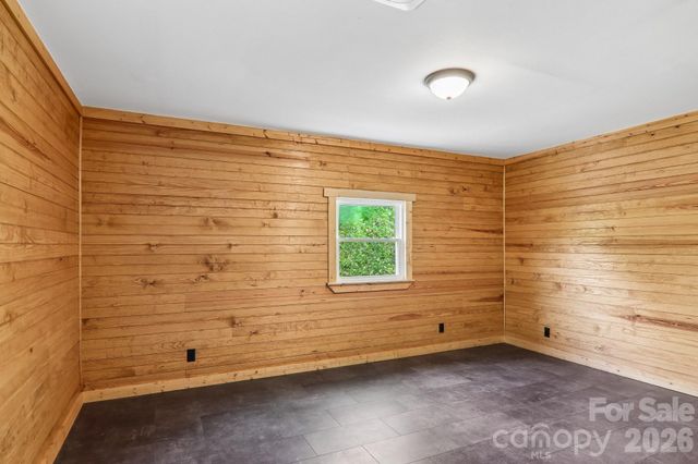 137 Red Maple Lane, Burnsville, NC 28714