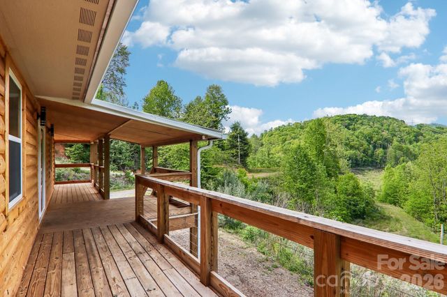 137 Red Maple Lane, Burnsville, NC 28714