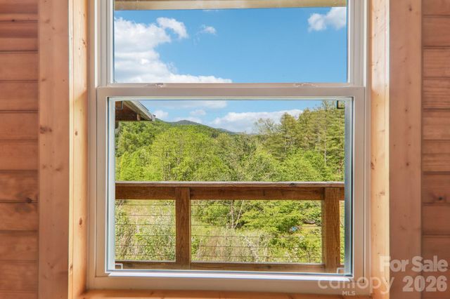 137 Red Maple Lane, Burnsville, NC 28714