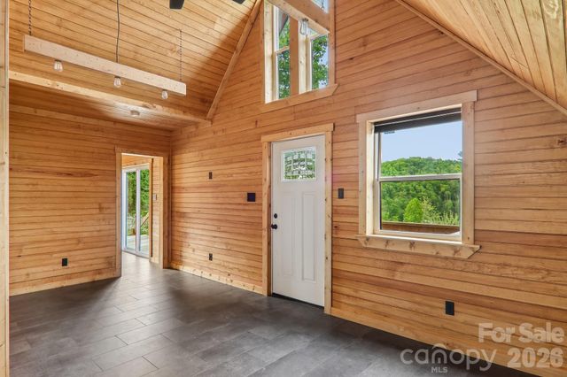 137 Red Maple Lane, Burnsville, NC 28714