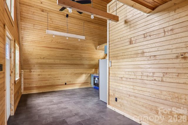 137 Red Maple Lane, Burnsville, NC 28714