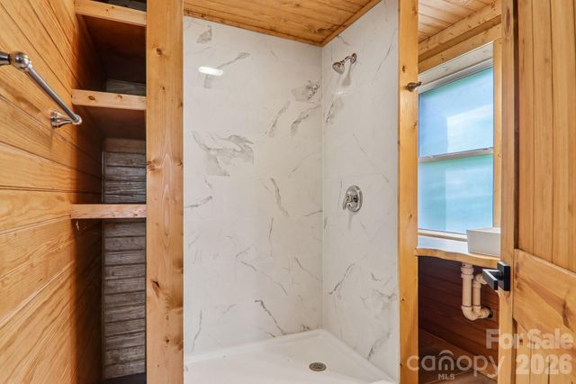 137 Red Maple Lane, Burnsville, NC 28714