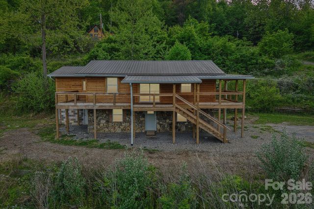 137 Red Maple Lane, Burnsville, NC 28714