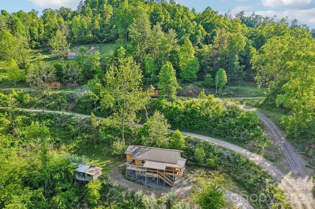 137 Red Maple Lane, Burnsville, NC 28714