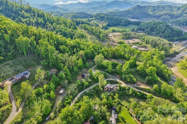 137 Red Maple Lane, Burnsville, NC 28714