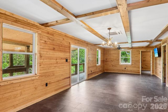 137 Red Maple Lane, Burnsville, NC 28714