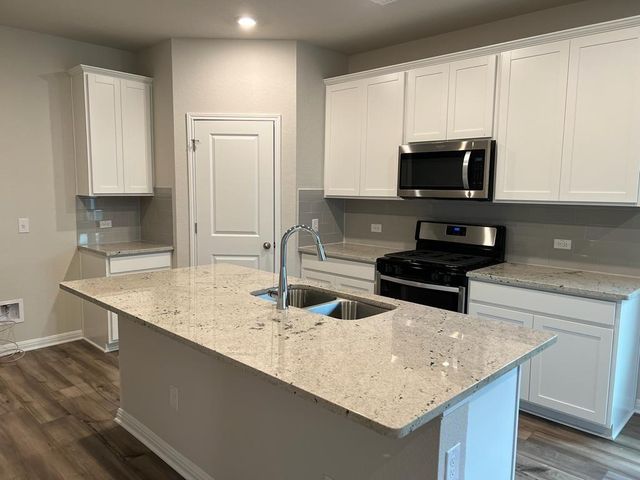 403 Osier Pass WAY, Hutto, TX 78634