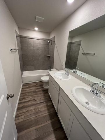 403 Osier Pass WAY, Hutto, TX 78634