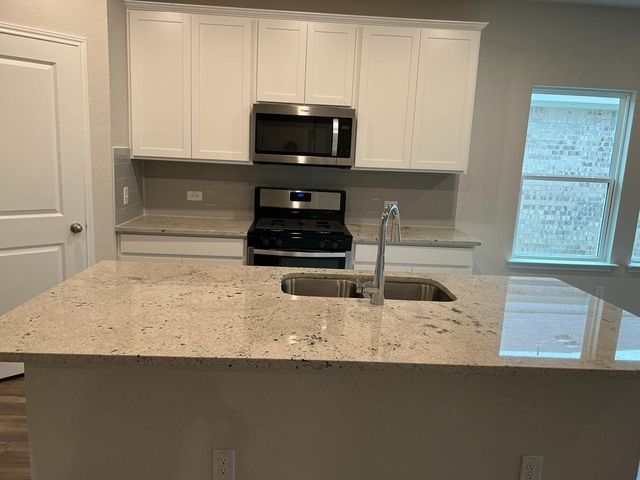 403 Osier Pass WAY, Hutto, TX 78634