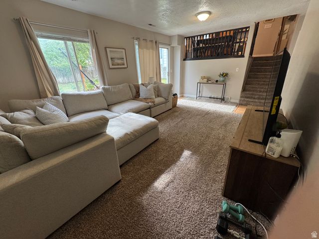 4244 WESTLAKE DR, Roy, UT 84067