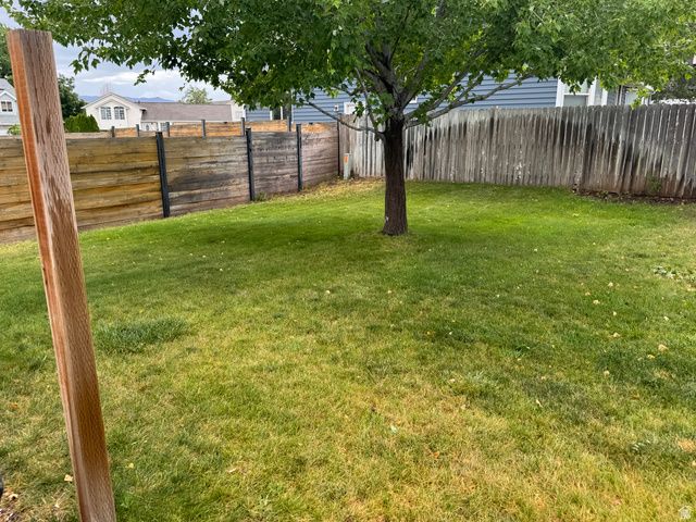 4244 WESTLAKE DR, Roy, UT 84067