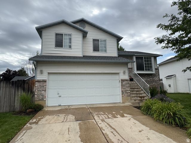 4244 WESTLAKE DR, Roy, UT 84067